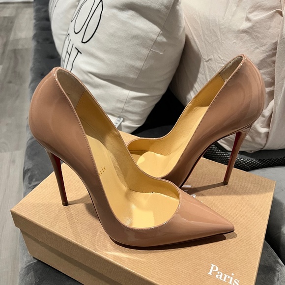 Louboutin So Kate - Picture 1 of 5